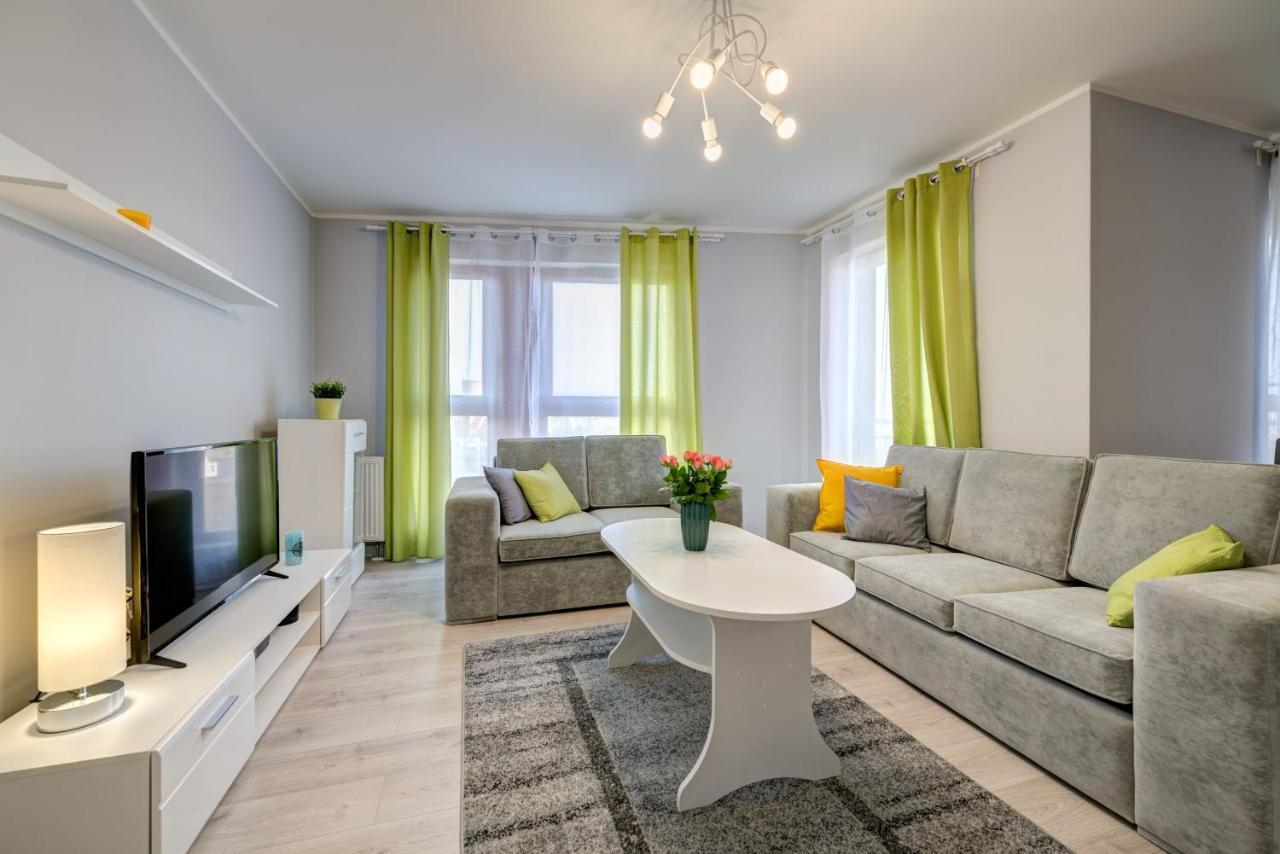 Live & Travel Apartments - Waterlane Island กดัญสก์ ภายนอก รูปภาพ
